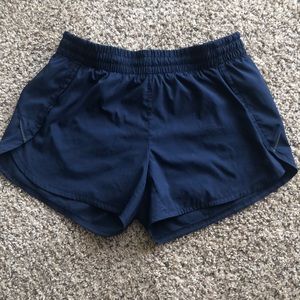 Athleta short size L